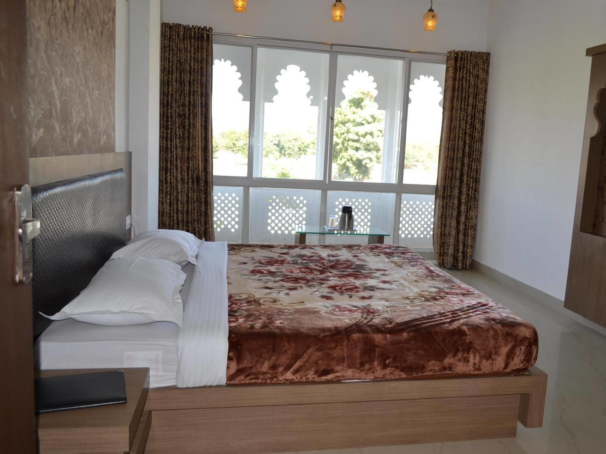 Hotel J M D Palace Ουνταϊπούρ Εξωτερικό φωτογραφία